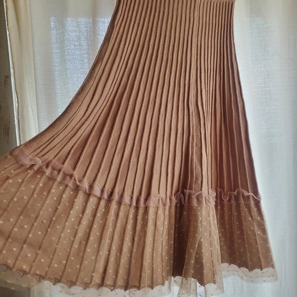Luna Dresses & Skirts - Elegant Tan Pleated Skirt